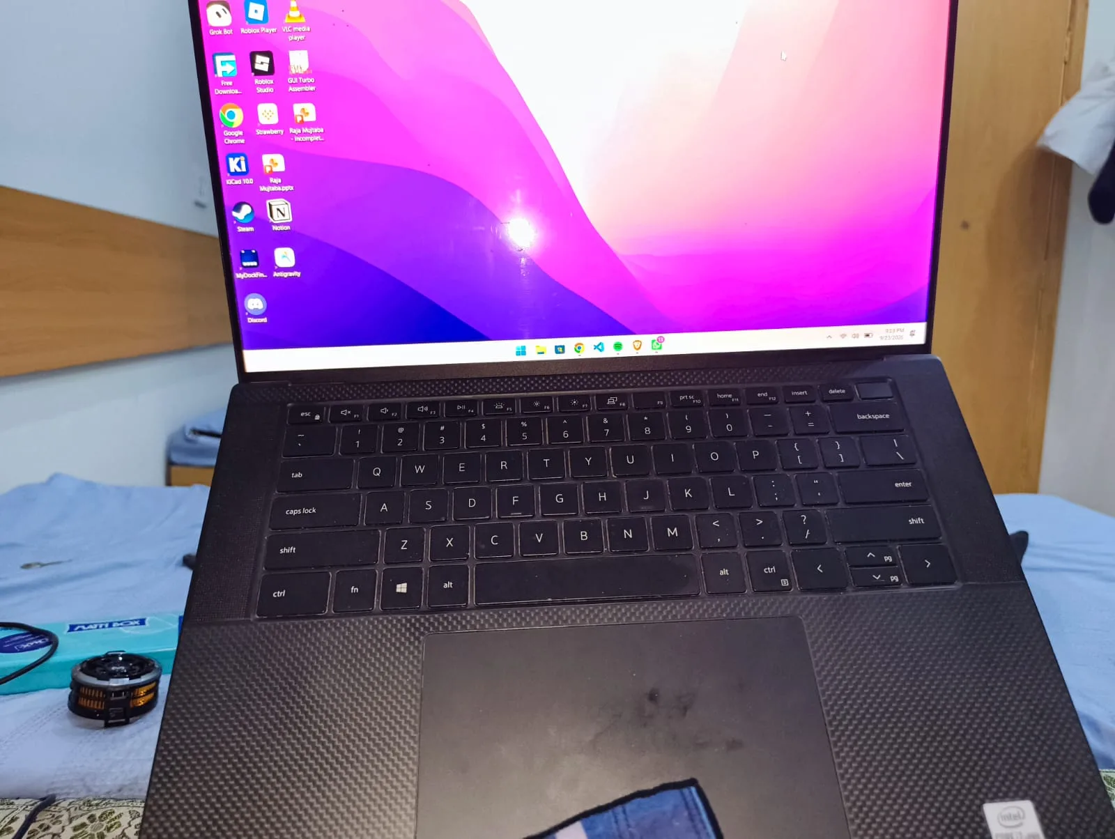 Dell Precision 5550  | Core i7 10th Gen | 512gb ssd nvme | 4GB Graphic card