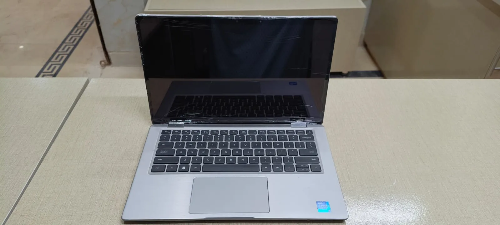 Dell 7420 core pro i7 11th gen 16GB RAM 256GB SSD excellent condition