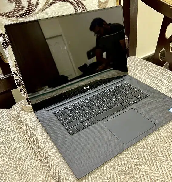 Dell XPS 15" (9560)