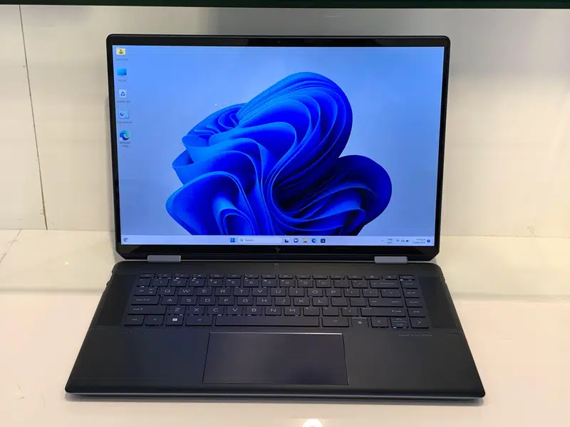 Hp Spectre x360 2-in-1 Laptop 16-f0013dx