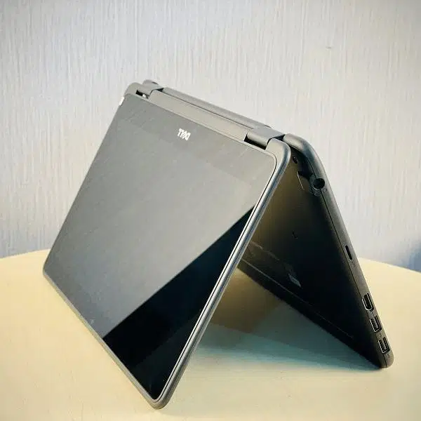 Dell 3189 Touch Laptop 7th gen 8Gb/128gb ssd