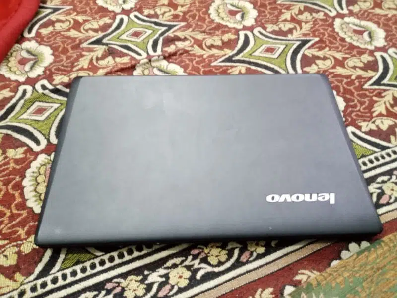 LENOVO LAPTOP Core i3