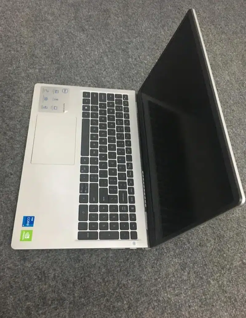 Dell inspiring core i7 laptop for sale SSD HP I5 box Apple I3