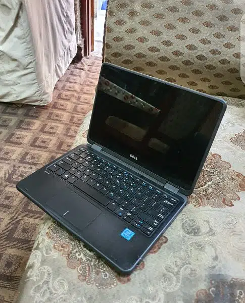 Dell 3189 Touch Laptop 8Gb/ 128gb 7 generation