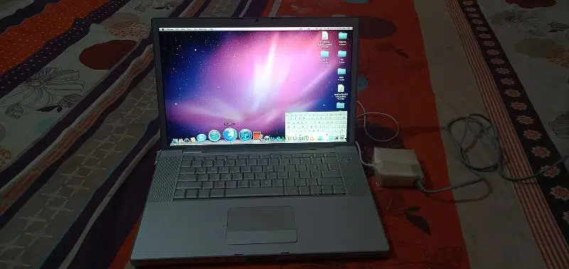 APPLE MACBOOKPRO 1ST VERSION 2006 17
