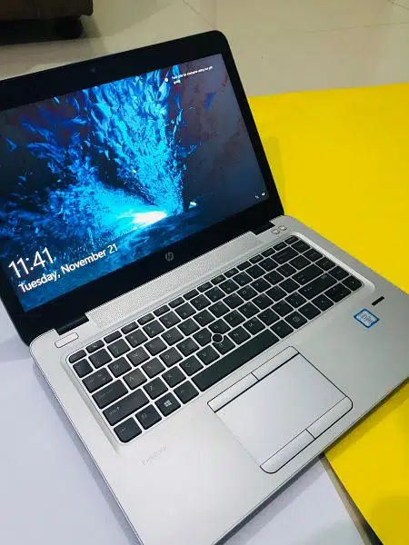 Hp Elitebook 840 g3 8 gb ram and 256 SSDd