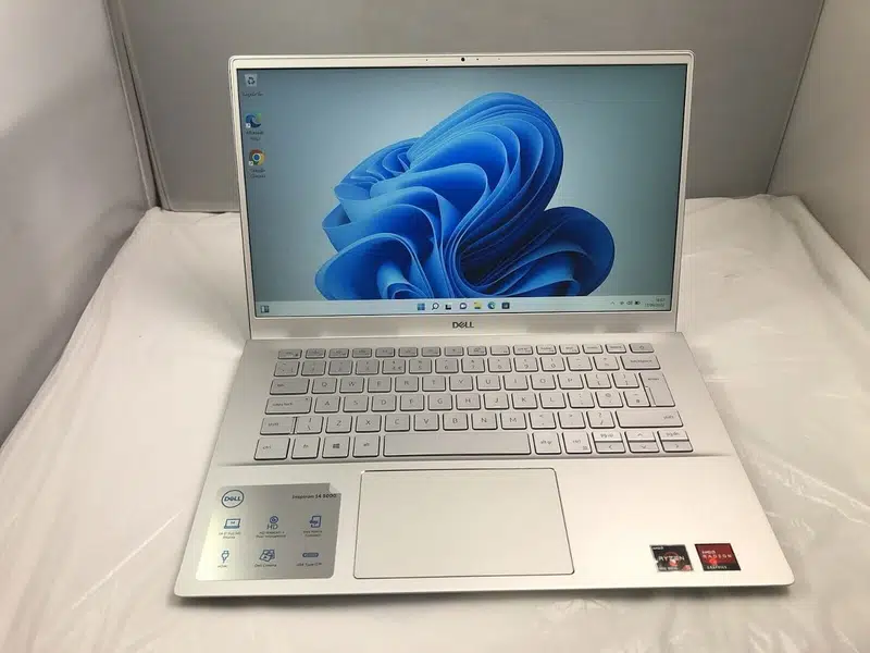 Dell laptop core i7 never used all good working -brand hp i5 apple