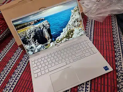 Hp laptop core i7 : dell Perfect Working 2TB SSD apple - i5 ok i3