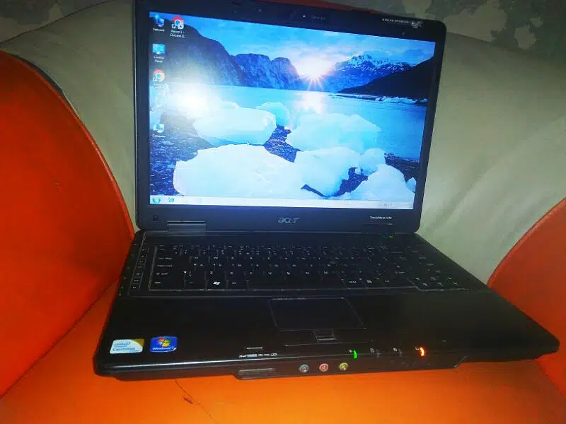 Acer laptop for sale with free laptop bag and with charger