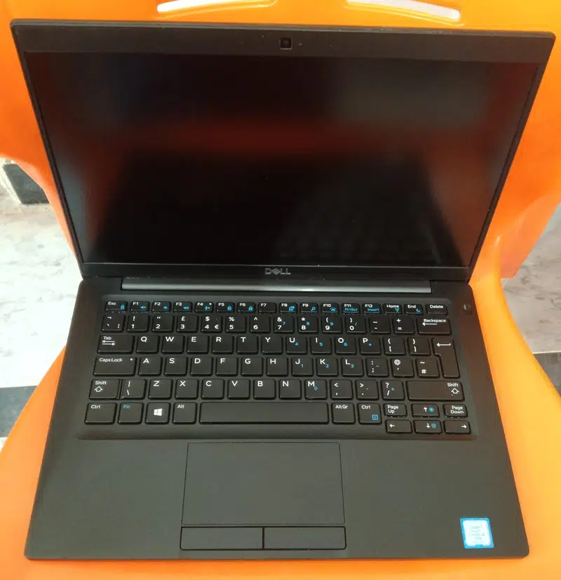 DELL LATITUDE 7390 CORE i5 GEN. 8th 16GB DDR4 RAM 256GB SSD BACKLIGHT