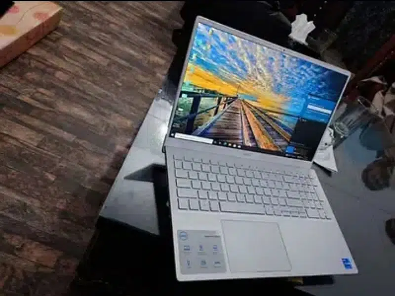 Dell laptop Intel core i7 generation 10th for sale in the house