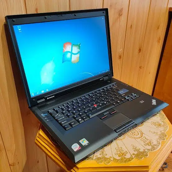 Lenovo Laptop 10/10 condition