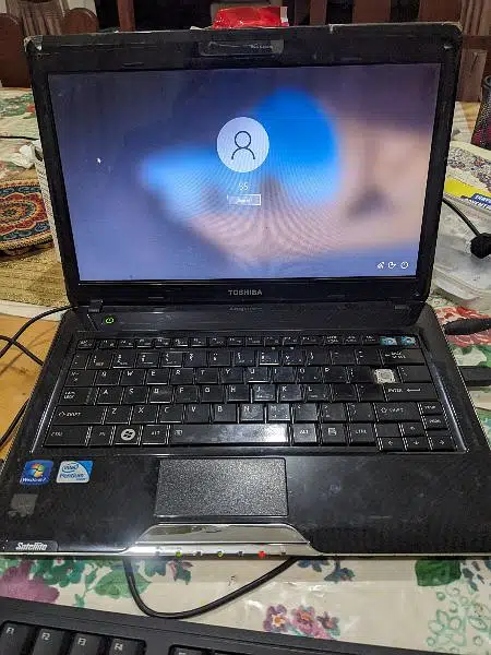 TOSHIBA SATELLITE LAPTOP