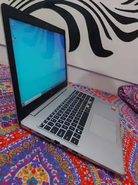 Dell core i7 gaming Laptop (16GB)4K Display i5 hp apple i3