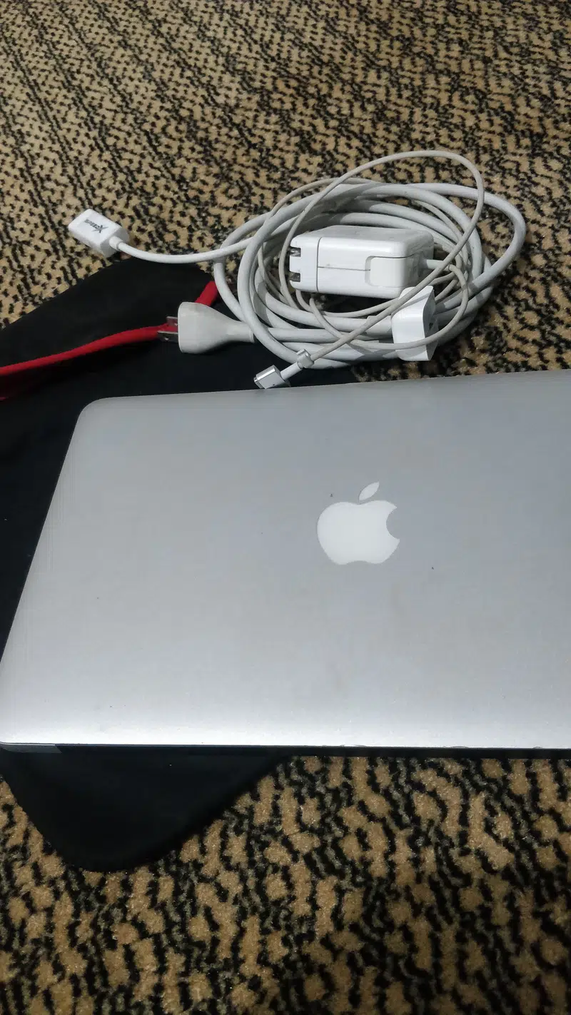 MacBook Air 2014 (11 inch) with original charger and cables