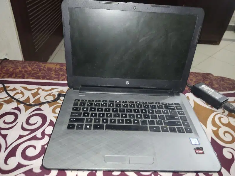 urgent selling hp 6th generation laptop 2 GB dedicated graphics card
