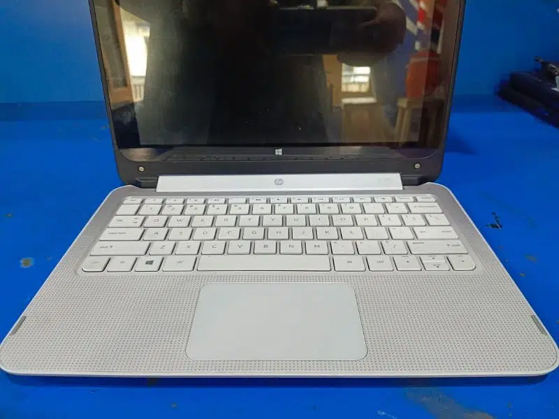 New Hp 11-p015wm model available (stock)