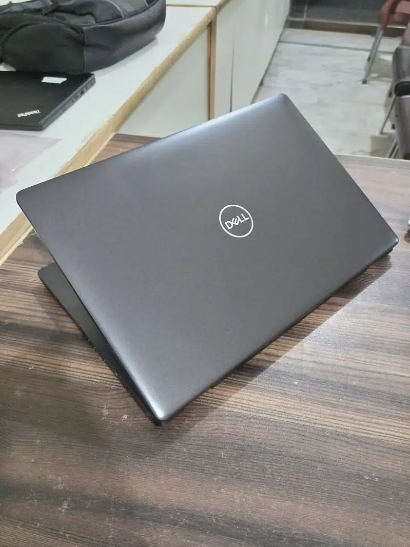Dell Latitude 5400 2GB AMD Radeion 540X Core i5 8th Gen 8GB 256GB SSD