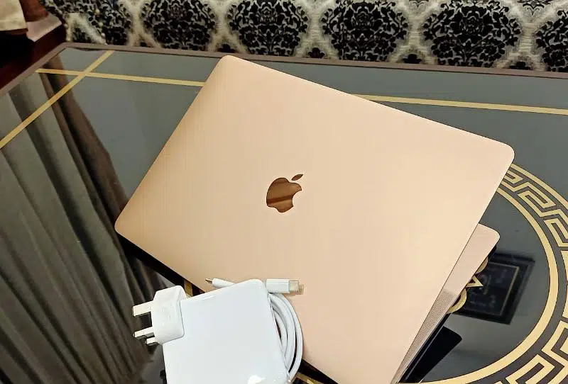 MacBook Air 2019 Core i5,