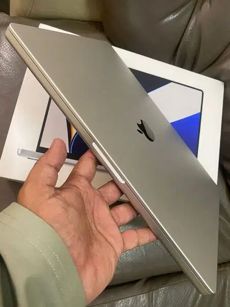 MacBook Pro 16 inch M1 pro 