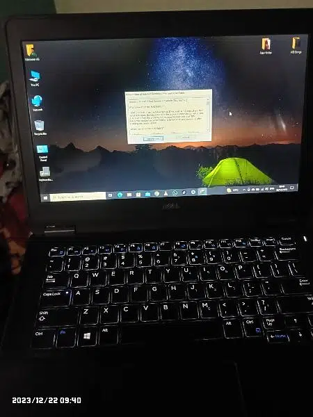 dell latitude e7270 i5/6th gen 8/256 SSD