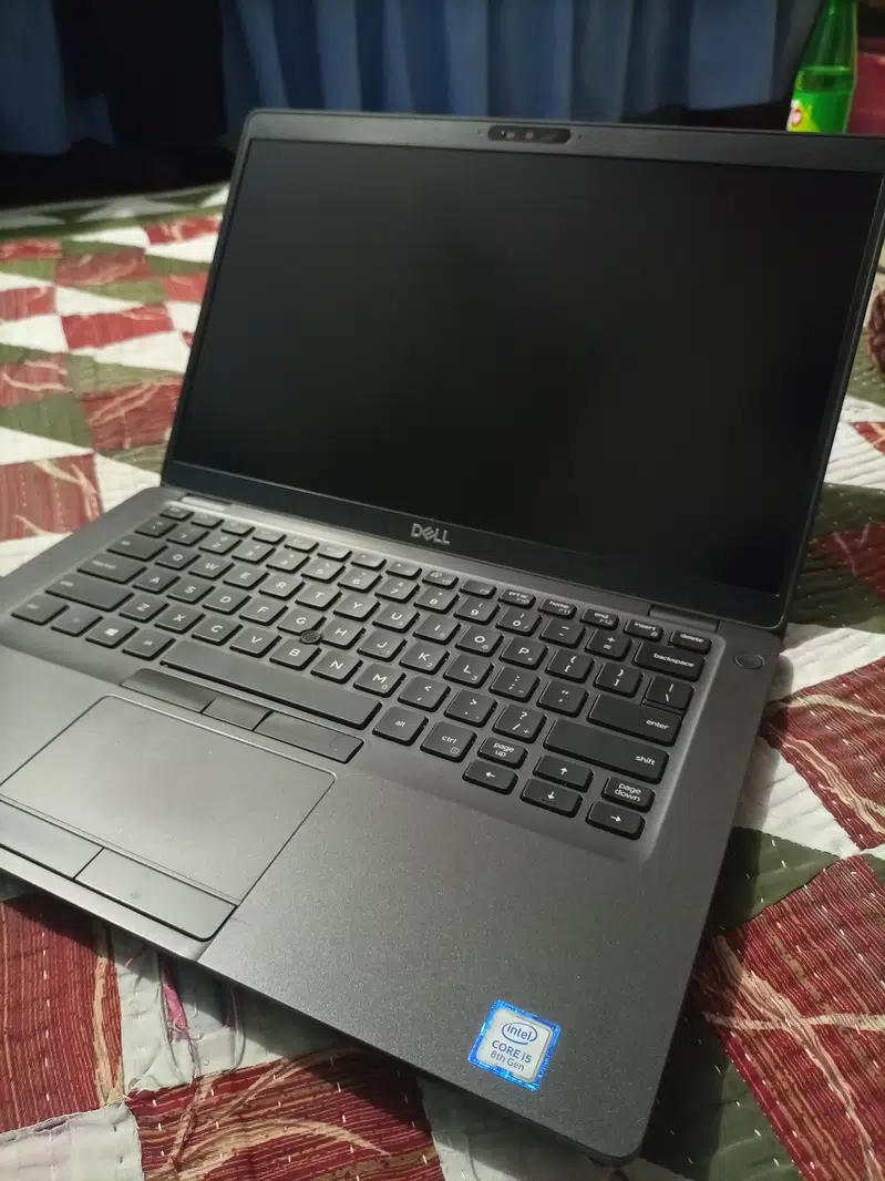 Dell 5400 Laptop