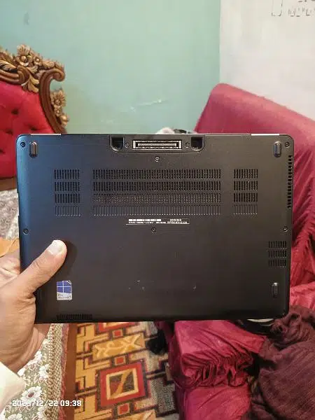 Dell latitude e7270 i5 6th gen 8/256 ssd