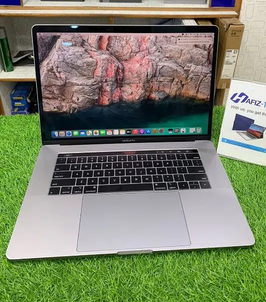 MacBook pro 2019 Core i9 for urgent sale out