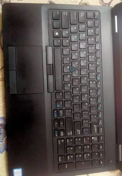 laptop Dell Latitude E5570