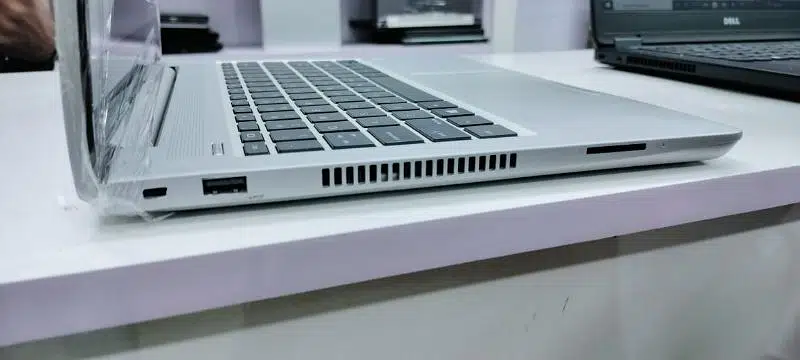 i5 8th generations 8GB RAM 256 GB