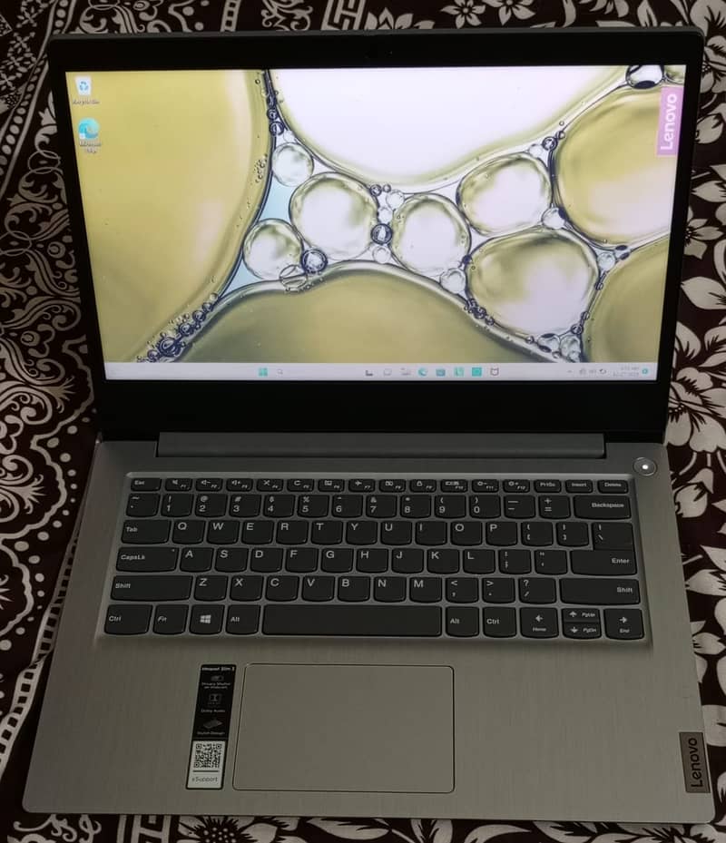 Lenovo Gaming AMD 3020e 2gb Radeon 8gbDDR4-RAM 256gb SSD 14inch HD LED