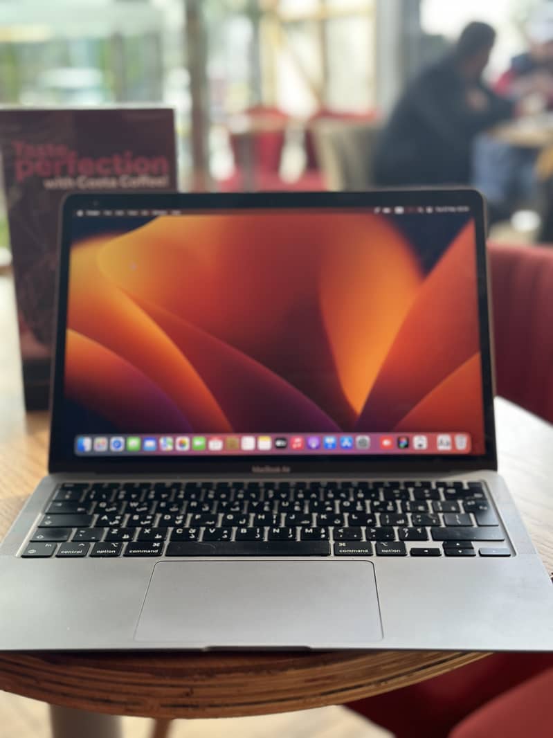 Macbook Air M1 8/256 GB