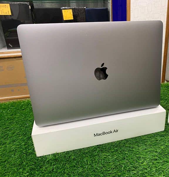 MacBook Air M1 2020 model sale 0322*0926186