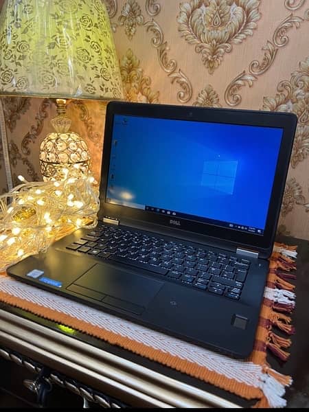 Dell 7270 core i5 6th generation laptop 4/128