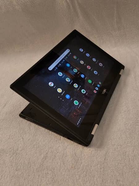 Acer R11 Chromebook Touchscreen 360x rotatable Playstore supported