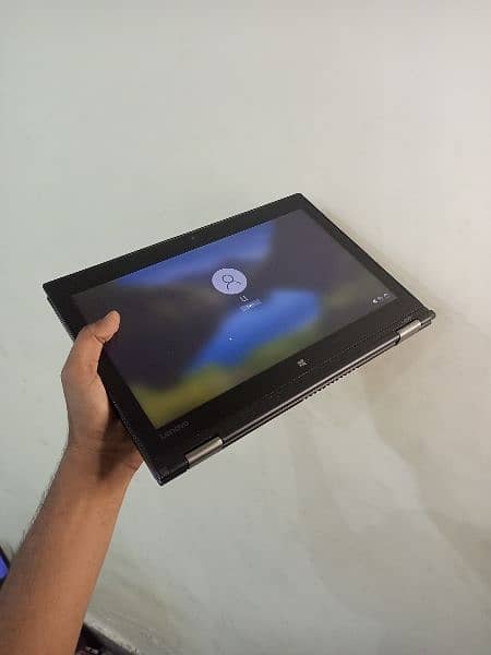 Lenovo yoga260 core i5 6th generation with pen and bag available