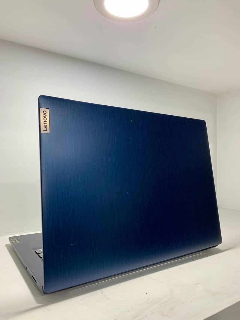 Lenovo IdeaPad 3 14ADA05  Ryzen 5 3500 Vega 8
