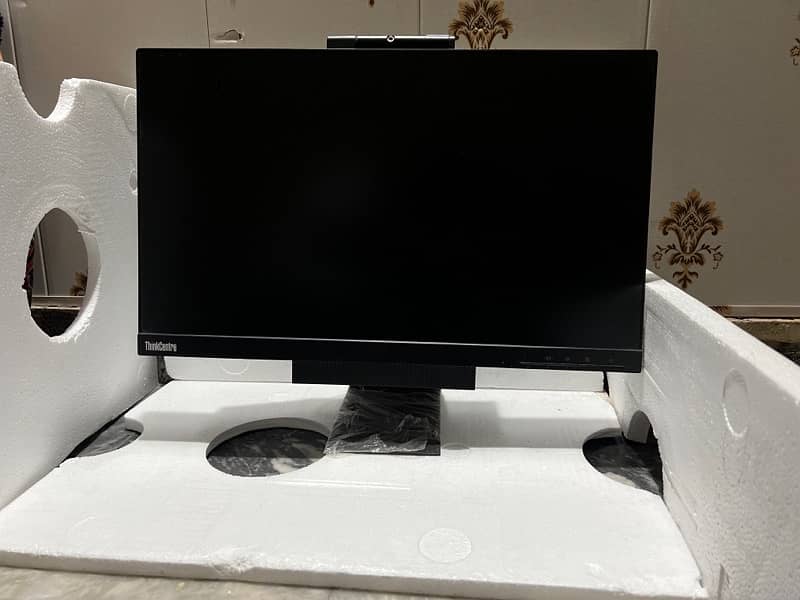 Lenovo 22 Inches Borderless Lcd / Monitor For Sale