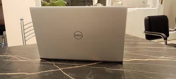Dell laptop Intel core i7 10th Gen 32GB Ram 10/10 apple i5
