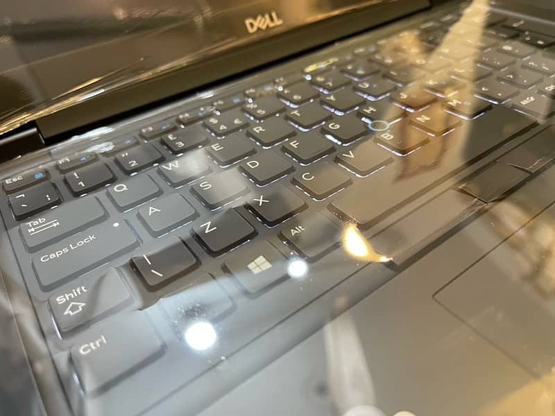 Dell 5490 i5 8th Generation