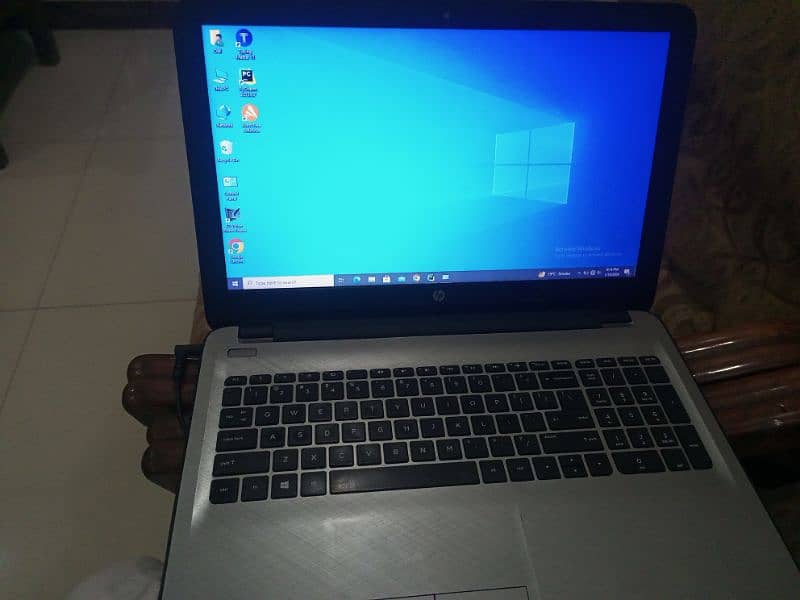 HP laptop core i3 6gen
