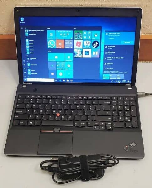 Lenovo edge e530 corei5 Laptop 2.80Ghz 4GB Ram 320GB HDD 15.6