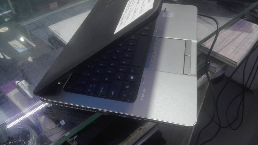 HP Elitebook 840 G1 Core i7 , 4th Gen , 4GB Ram , 128GB SSD + 500HDD ,