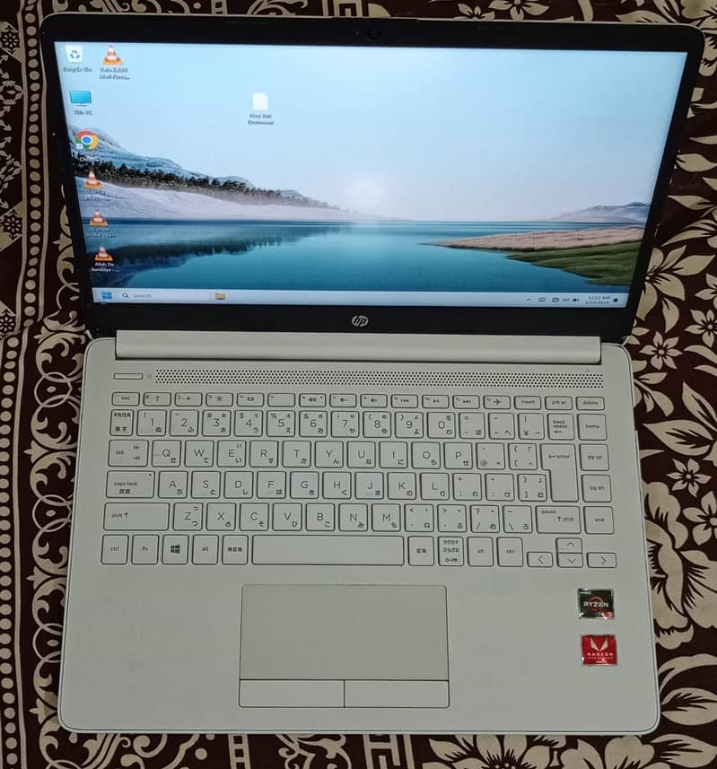 HP Ryzen3 20gbRAM 512gbSSD (2gb Dedicated Radeon) 14