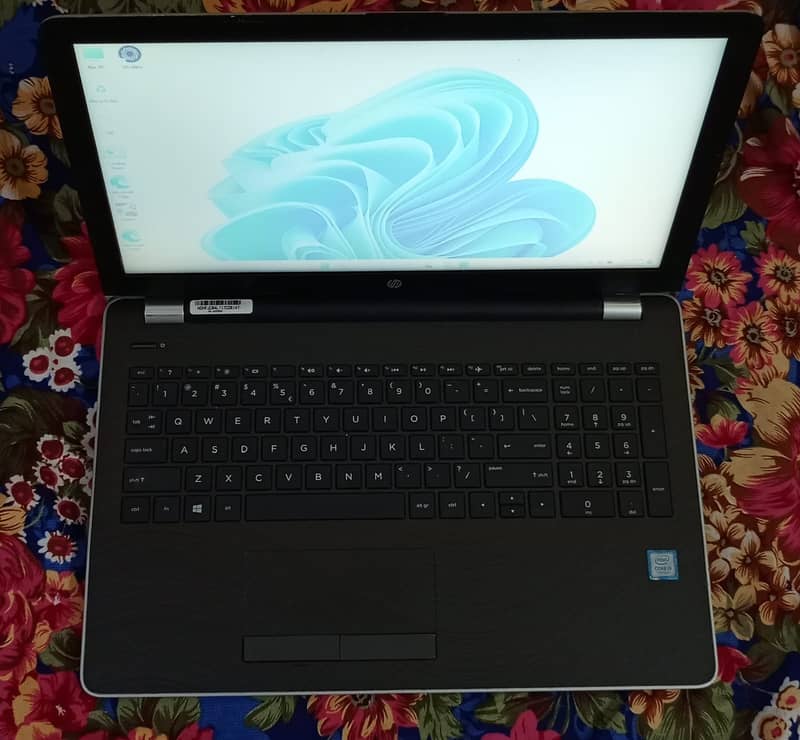 HP Gaming i5 7thGEN 2gb dedicated Radeon 256gb SSD 8gb RAM 15.6