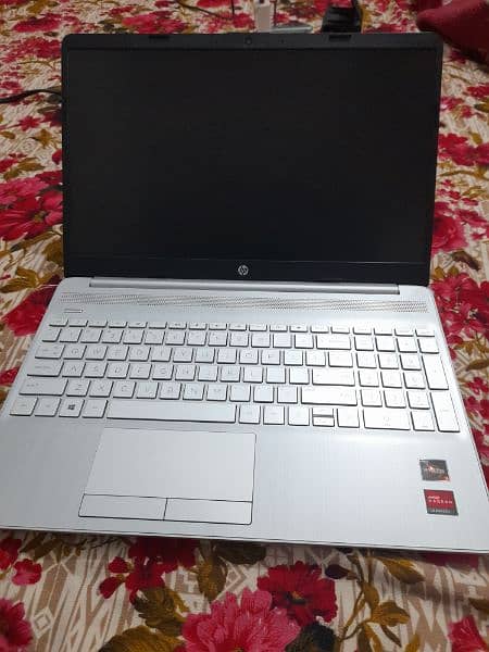 HP 15 AMD RADEON AMD  Ryzen 3