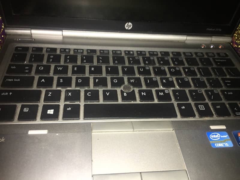 4 gb ram 320 gb hard 3 hour battery bakup 10 by 10 condition core i 5