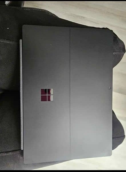Microsoft Surface Pro 7: Core i5 10th Gen(Quad Core) : 8/256