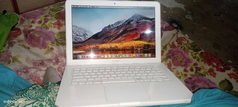 9 GB Ram Hard disk 256 GB SSDOrignal macbook model 2010Apple