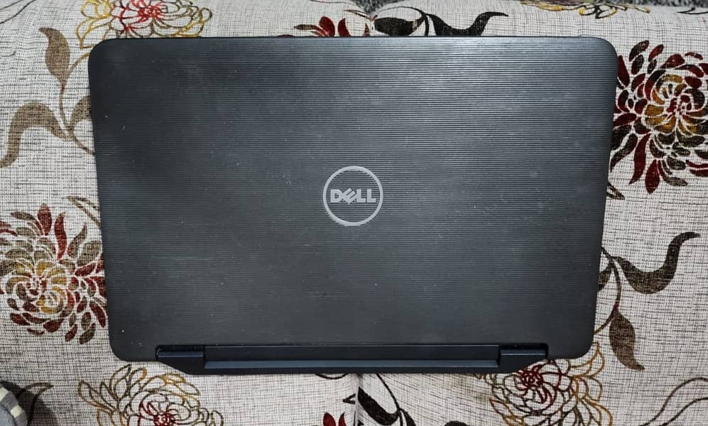 Dell Vostro 1540 - Core i3, 6GB Ram, 256GB SSD, DVD-RW